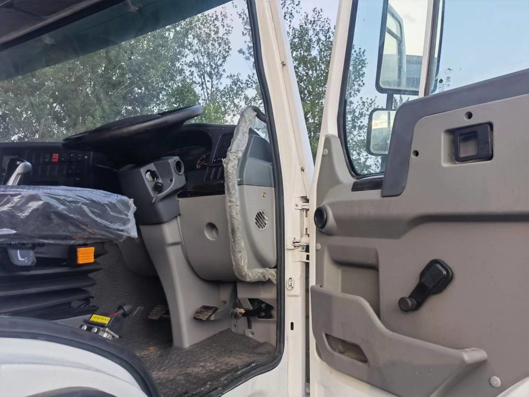 Shacman F3000 8x4 camion à bascule camion à décharge avec remis à neuf et 10 changements vers l'avant