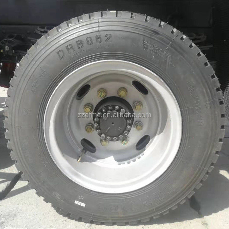 HOWO 6x4 371 chevaux camions à bascule diesel avec dimensions L x W x H mm 8245X2550X3450 mm