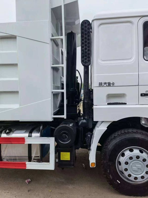 Réparé Shacman F3000 6x4 10 roues camion de décharge avec longueur de réservoir de chargement 5,3-6,2M