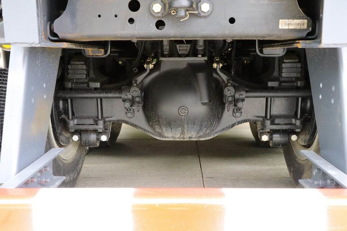 8x4 400 chevaux 12 roues 50 60 tonnes camions à décharge à bascule avec une capacité de réservoir de carburant de 400-500L