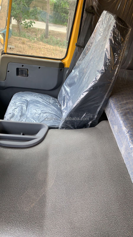 Un puissant camion à bascule HOWO 6x4 de 430 chevaux avec une boîte 19CBM et un réservoir de carburant de 300 à 400 litres