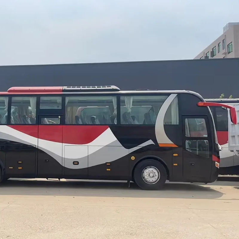 Trouvez votre autocar parfait de 47 places avec moteur arrière et faible kilométrage de 56000 km à notre