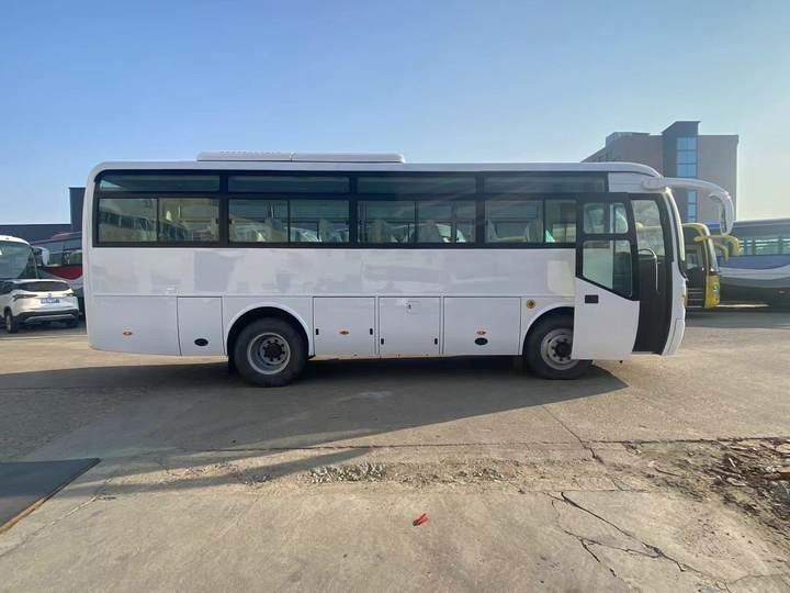 7m 35 sièges Moteur avant Autobus manuel de transport par autocar Max. vitesse 71 90 km/h