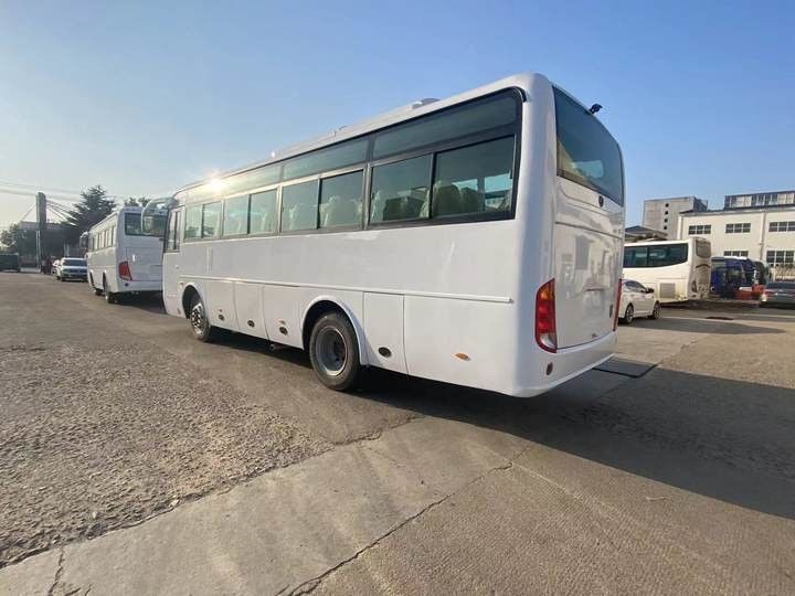 7m 35 sièges Moteur avant Autobus manuel de transport par autocar Max. vitesse 71 90 km/h