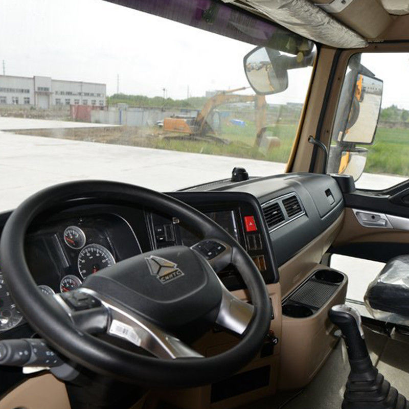 8*4 Sinotruk HOWO camionneur à décharge lourd 440 ch modèle avec capacité de réservoir de carburant 300-400L
