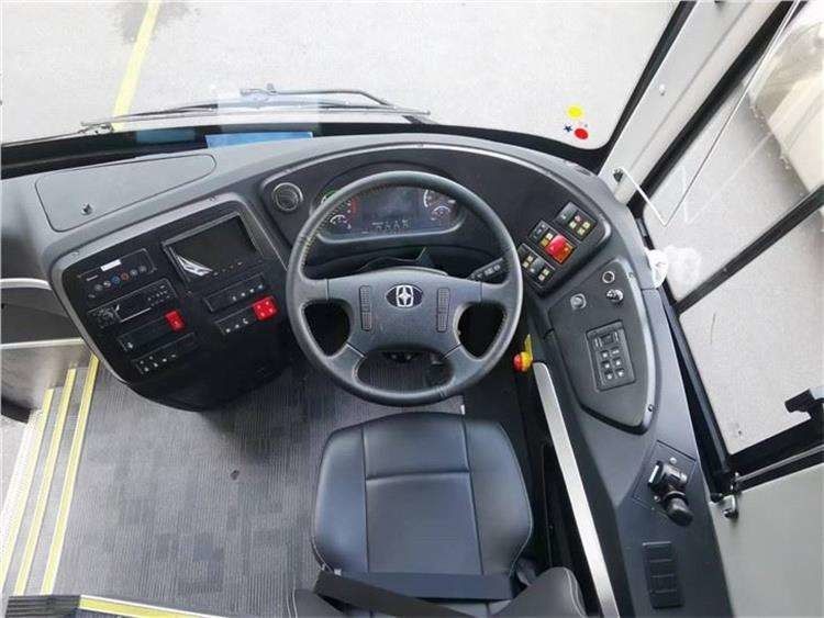 70 1 Passager 13m Volant gauche Autocar Bus Carburant Moteur diesel Capacité 4-6L