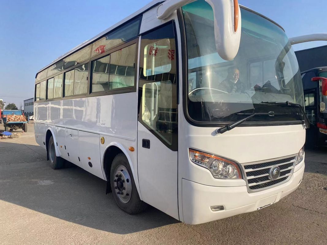 35 sièges Autobus d'occasion pour l'Afrique Émission Euro 3 et suspension à ressort à feuilles comprises