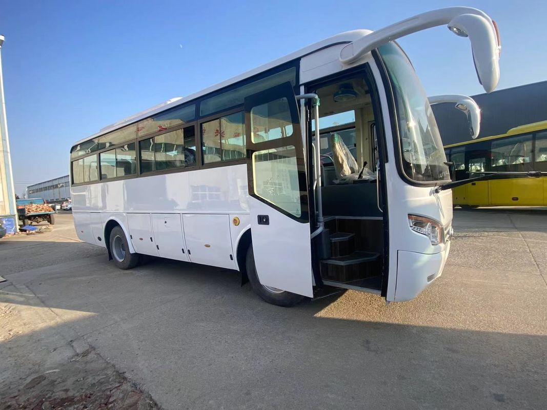 35 sièges Autocars de luxe Suspension Printemps de feuille pour l'Afrique Autobus selon les besoins du client