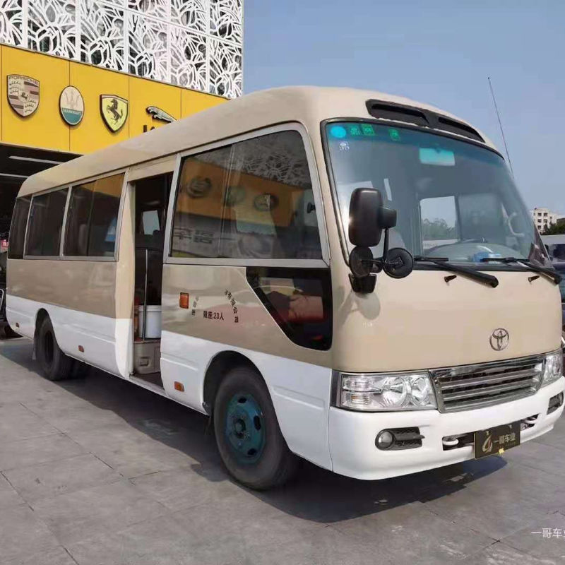 Toyota Coaster Diesel 30 places avec transmission manuelle et vitesse maximale de 120 km/h