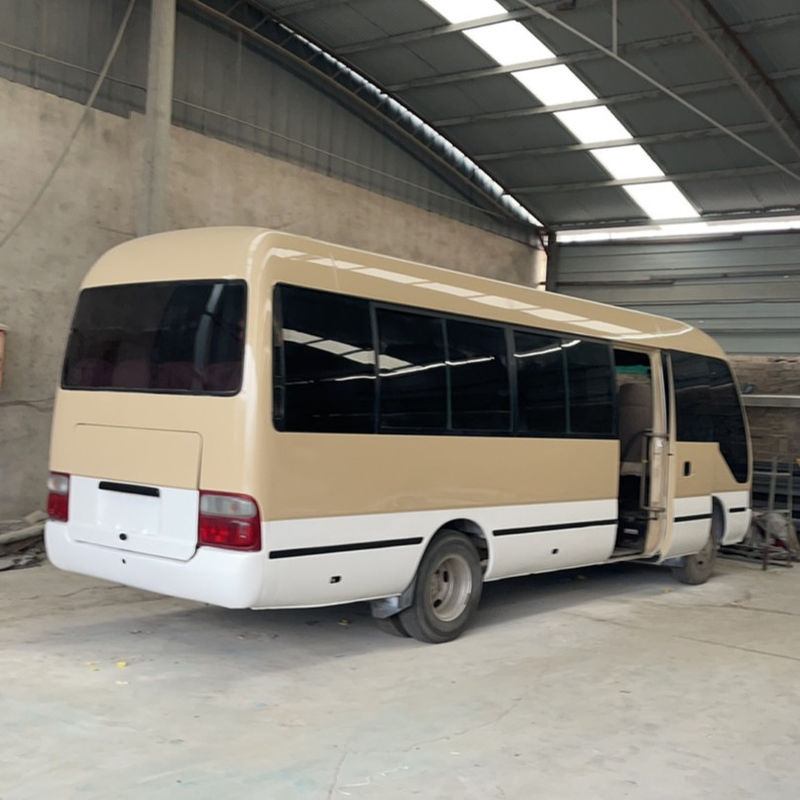 Toyota Coaster Diesel 30 places avec transmission manuelle et vitesse maximale de 120 km/h