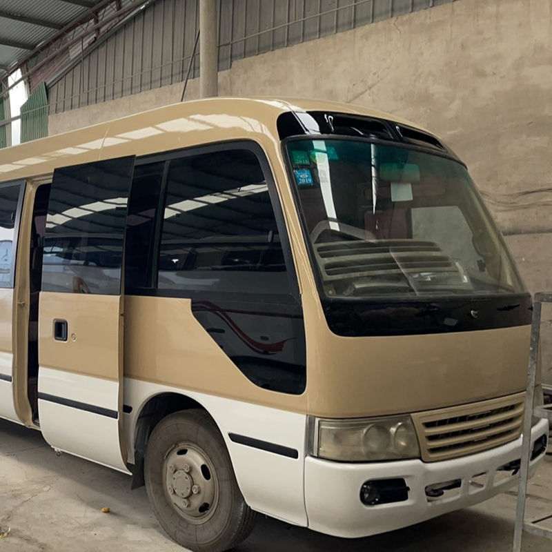 Toyota Coaster Diesel 30 places avec transmission manuelle et vitesse maximale de 120 km/h