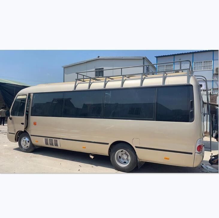 30 sièges TOYOTA Coaster Bus avec 4 cylindres en ligne moteur à et en excellent état