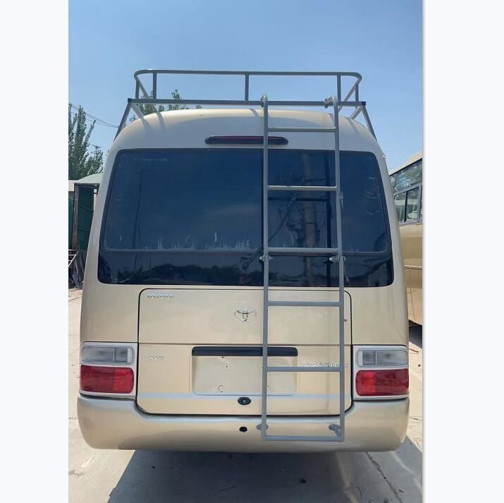 30 sièges TOYOTA Coaster Bus avec 4 cylindres en ligne moteur à et en excellent état
