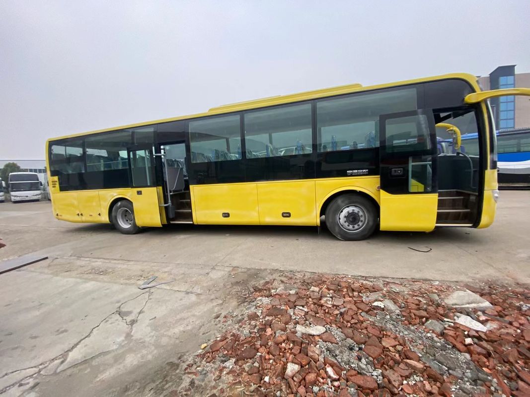 Autobus touristique de luxe de 70 places à la manette gauche avec émission Euro 3 et caractéristiques optionnelles