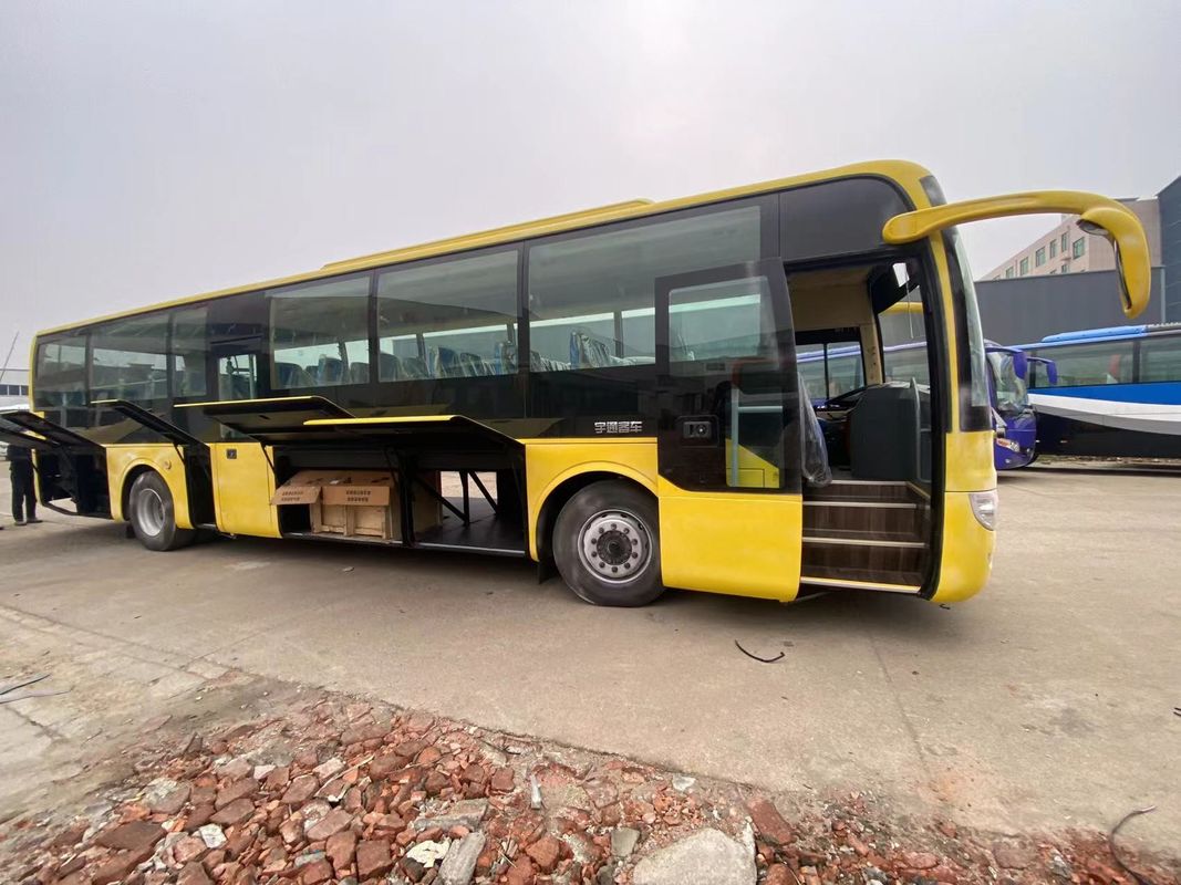 Autobus touristique de luxe de 70 places à la manette gauche avec émission Euro 3 et caractéristiques optionnelles