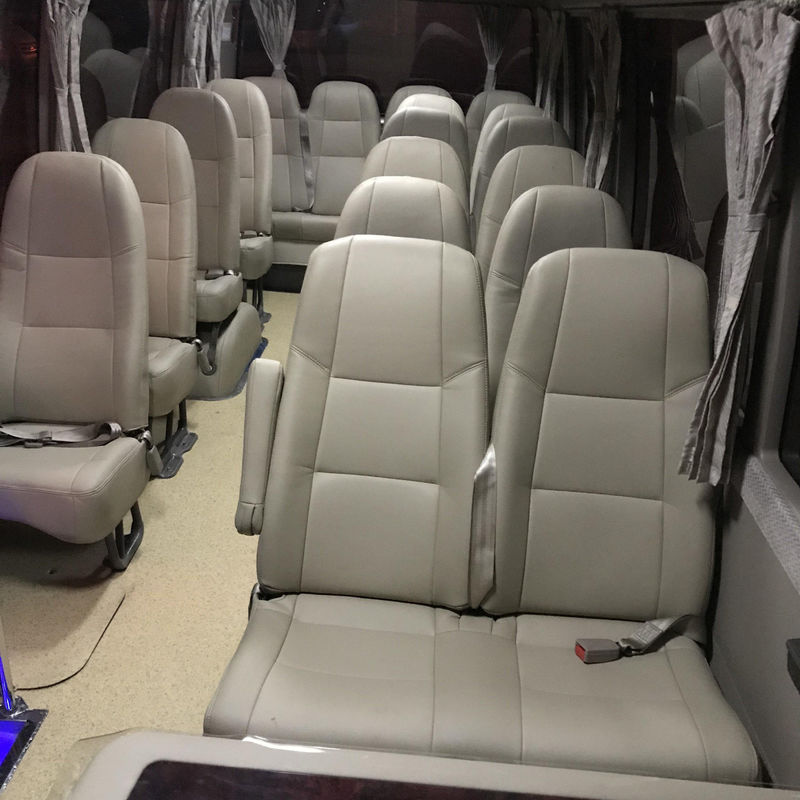 28 sièges Toyo ta Coaster Bus de passagers pour les besoins du client Excellente conception