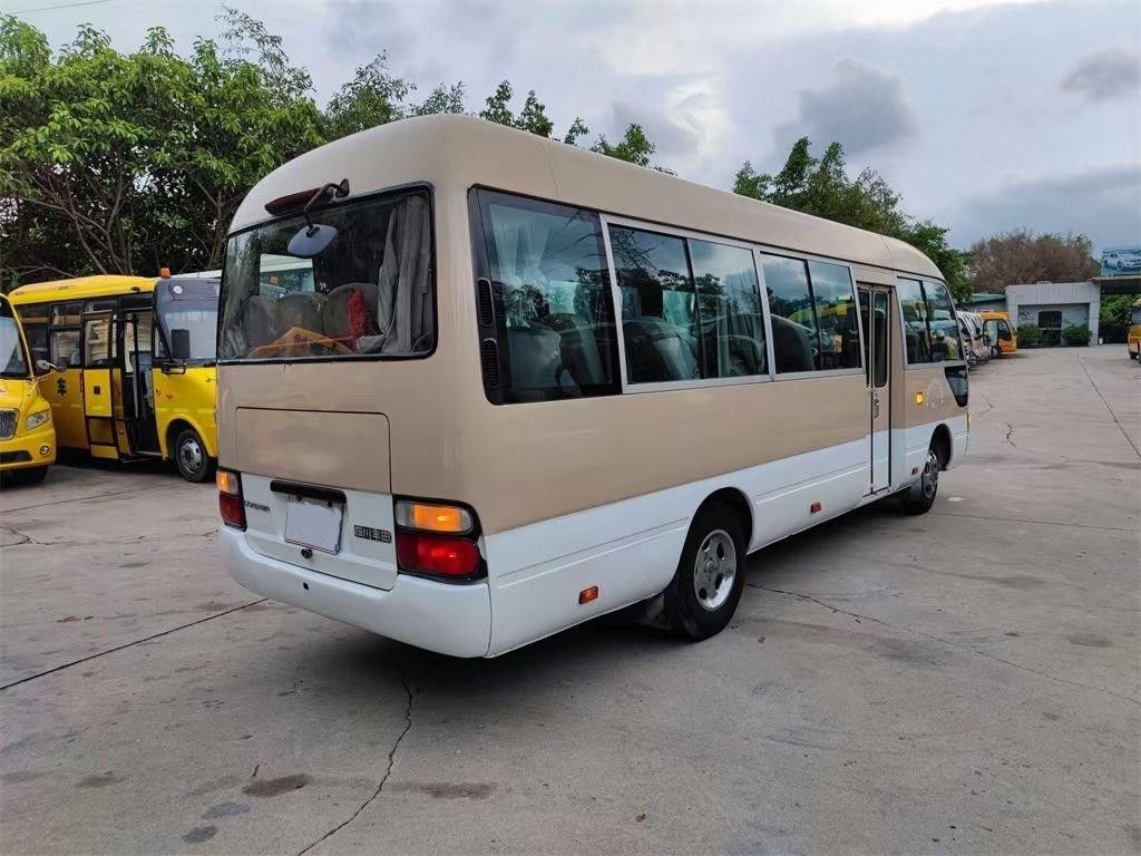 Moteur 15B-FT 29 sièges Toyota Coaster Bus avec de bonnes performances et transmission manuelle