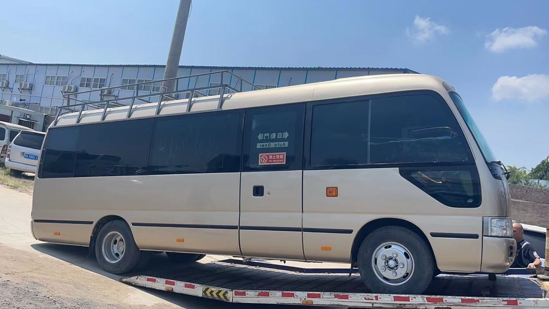Un bus diesel à 30 places à prix abordable et un bus de luxe avec 18000 kg de poids brut