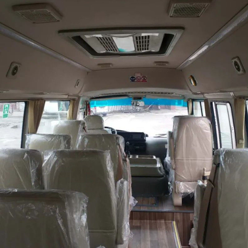 30 sièges Mini-bus RHD LHD avec transmission manuelle et capacité de moteur 4L