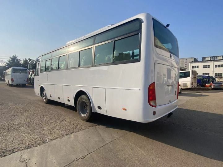 Autobus touristique de luxe de 35 places dans la norme d'émission Euro 2