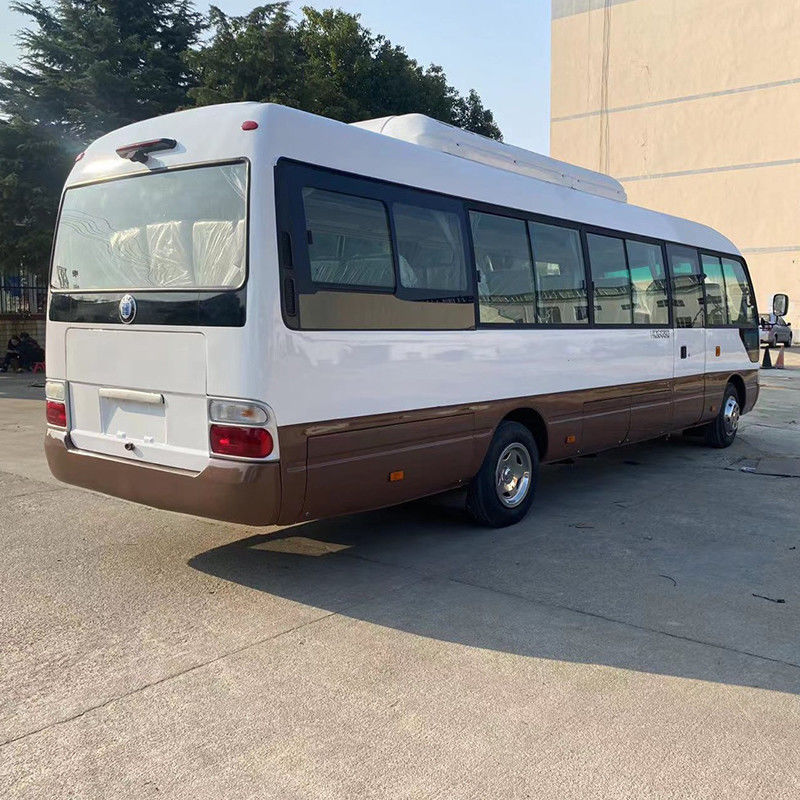 LHD RHD 30 sièges Toyo ta Coaster Bus avec réservoir de carburant de 70L et cylindrée de 4500-6700ml