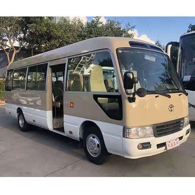 Le minibus Toyota Coaster à moteur Yuchai est équipé d'un moteur d'occasion de 30 places et d'une norme d'émission Euro 2