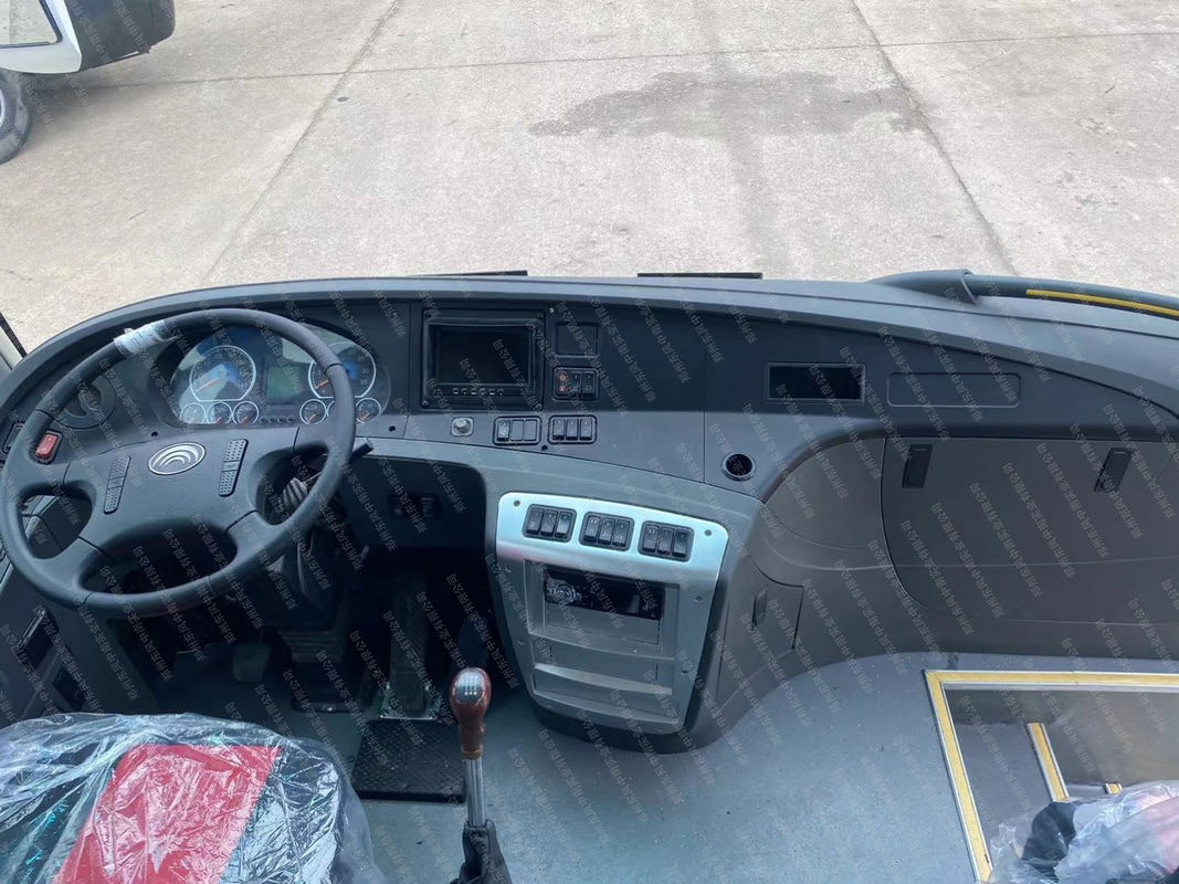 Le volant à droite 56 sièges Youtong 6112 Luxe Tour Bus de passagers avec 6 cylindres