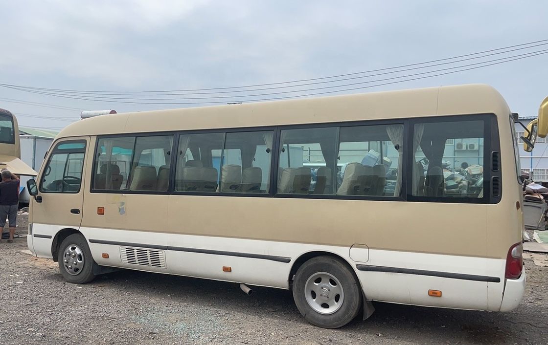 Toyo Ta Coaster d'occasion 30 places avec une capacité de moteur de 6 à 8 litres et une puissance maximale de 113/5200kw