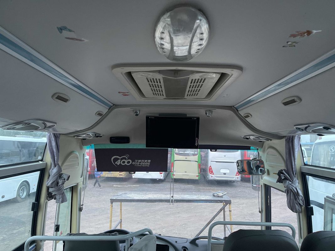 Prix abordable 55-65 sièges Autobus Youtong utilisé LHD Drive Type 6-8L Capacité du moteur