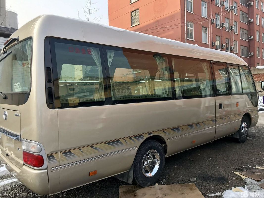 Second hand 22 à 30 sièges de passagers Toyot Coaster Bus avec moteur diesel monté à l'avant