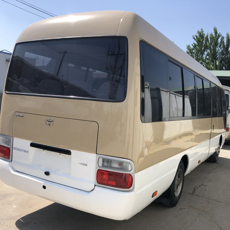 Autobus Toyota à 30 places et moteur diesel en bon état