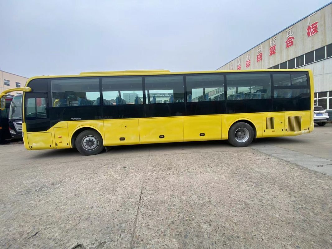 Autobus de luxe de 70 places avec type de carburant diesel et capacité de moteur 6 8L