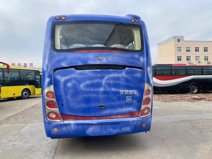 35 sièges Autobus à gauche moteur diesel moteur Yuchai 8995*2490*3490mm