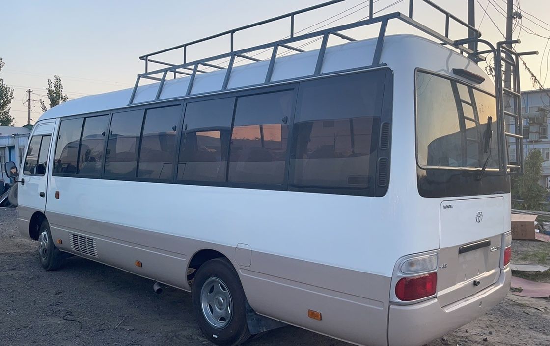 Autobus Toyota Coaster réaménagé de 23 places de 6 places utilisé avec moteur modèle 15B-FT
