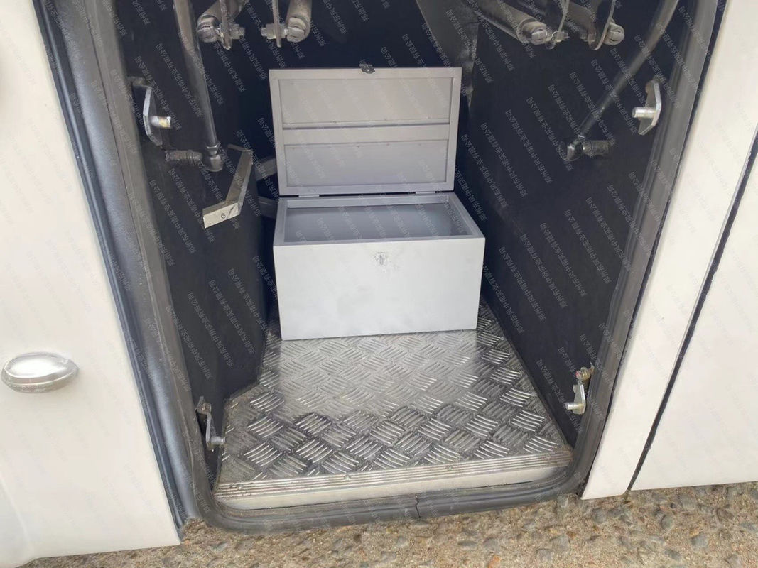 Autobus d'occasion Youtong rénové Autobus de coach de 55 places avec le dispositif d'entraînement des toilettes internes Type LHD