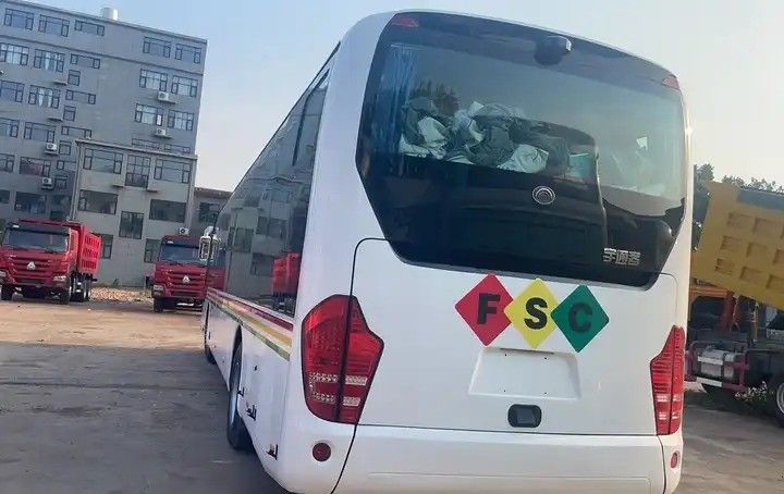 Autobus d'occasion de 50 places, entièrement rénové, équipé de la norme d'émission Euro 3 et du moteur avant