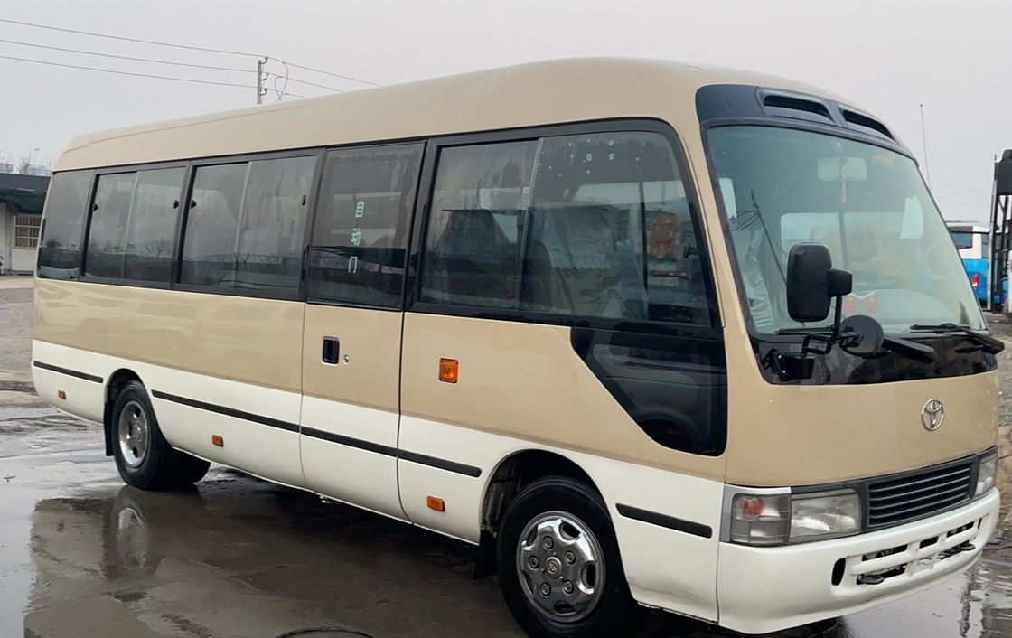 Vitesse maximale 91 110 km/h Diesel EQ6701LHT Autobus Toyota à roues de montagne d'occasion Modèle de bus EQ6701LHT
