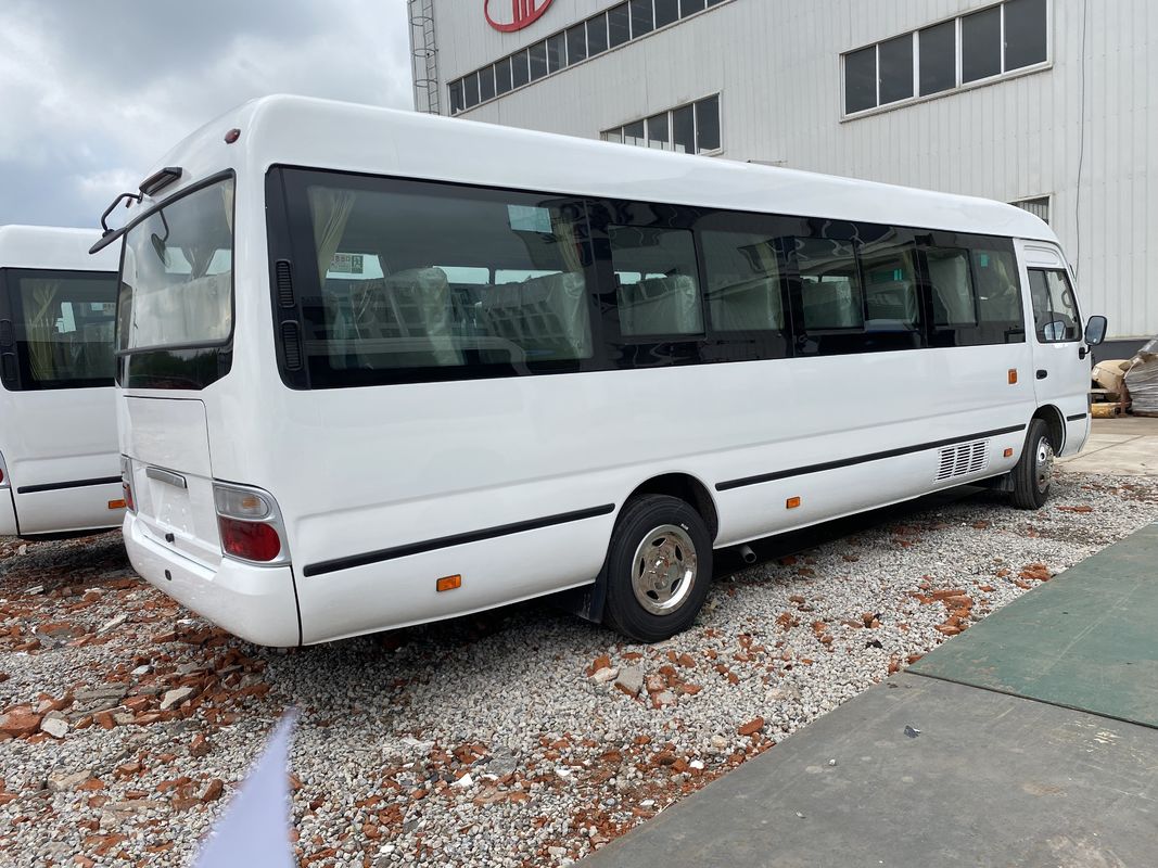 RHD Toyota 30 sièges Coaster Bus avec type de carburant diesel et capacité du moteur 4 6L