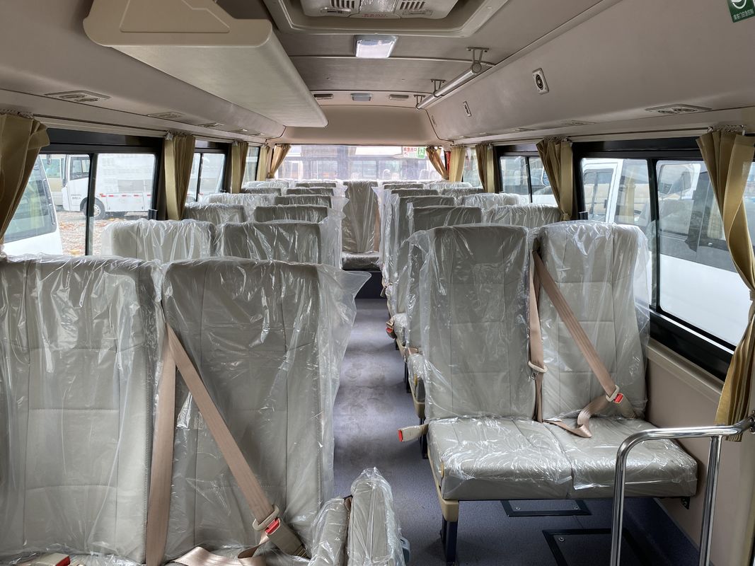 RHD Toyota 30 sièges Coaster Bus avec type de carburant diesel et capacité du moteur 4 6L