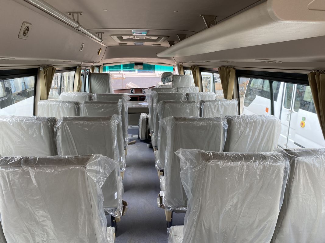 RHD Toyota 30 sièges Coaster Bus avec type de carburant diesel et capacité du moteur 4 6L