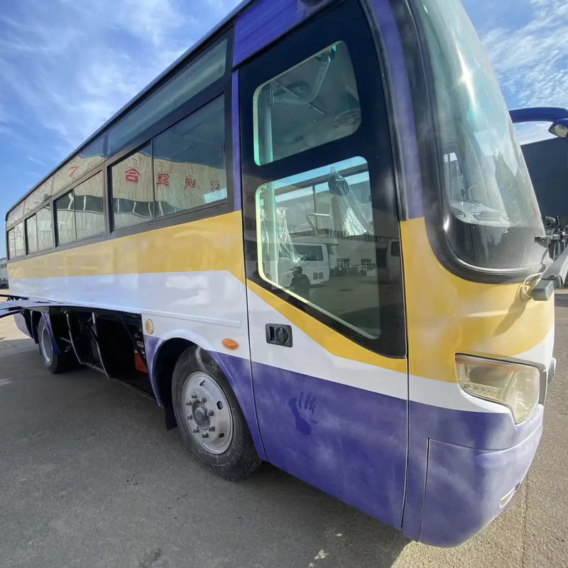 Autobus touristique Youtong de 45 places avec toilettes et boîte manuelle à bon prix