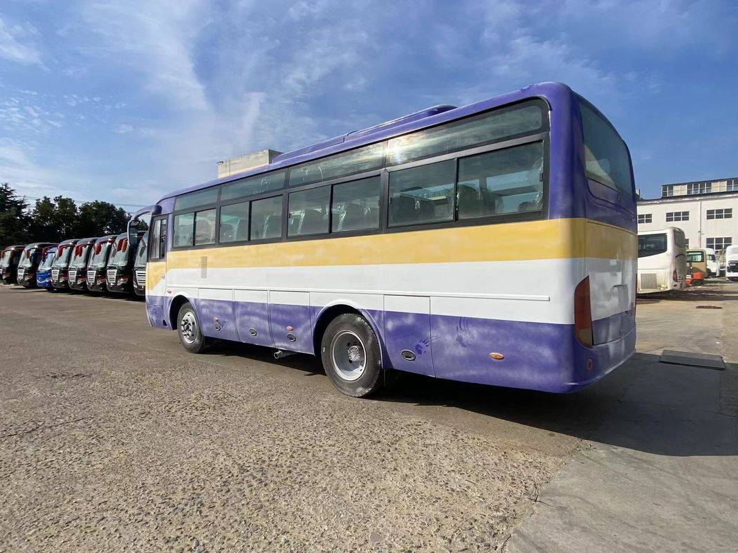 Autobus touristique Youtong de 45 places avec toilettes et boîte manuelle à bon prix