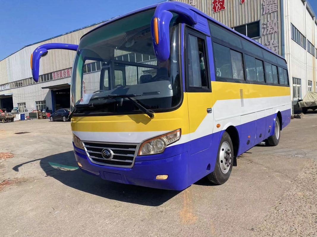 Autobus touristique Youtong de 45 places avec toilettes et boîte manuelle à bon prix