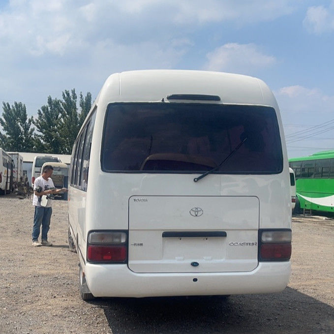 Autobus Toyota Coaster utilisé à gauche pour vos besoins de transport 26-30 places