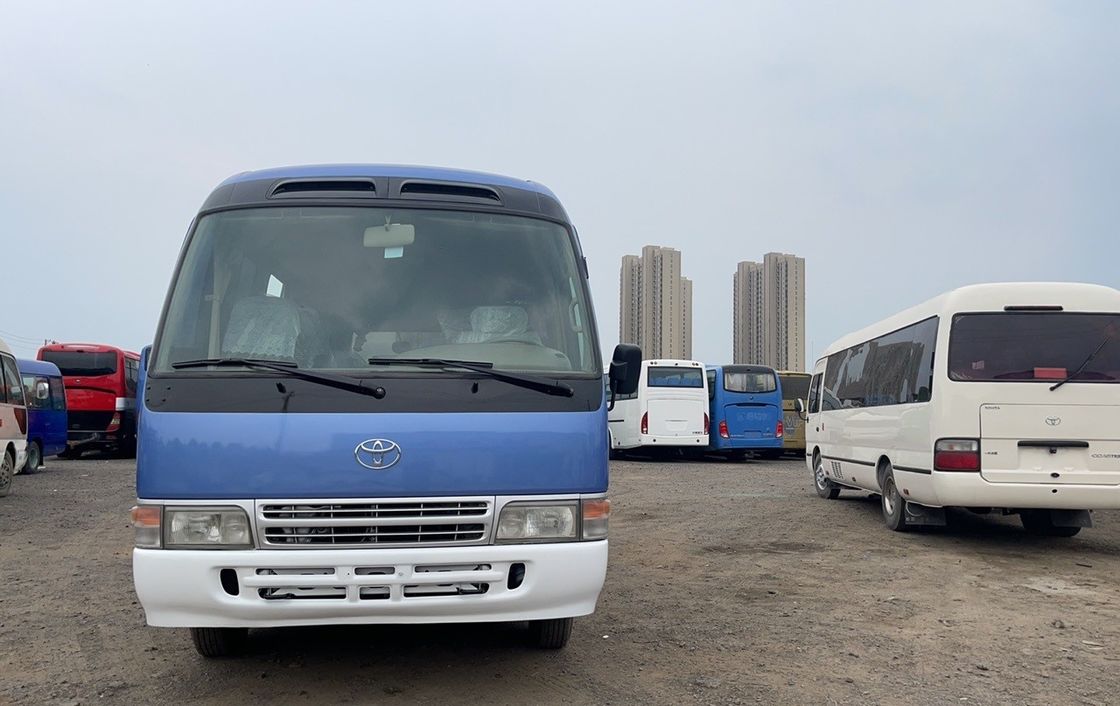 Minibus Toyota Coaster de luxe de 21 places avec moteur de 4 L, pneus 255/70R 22.5-16