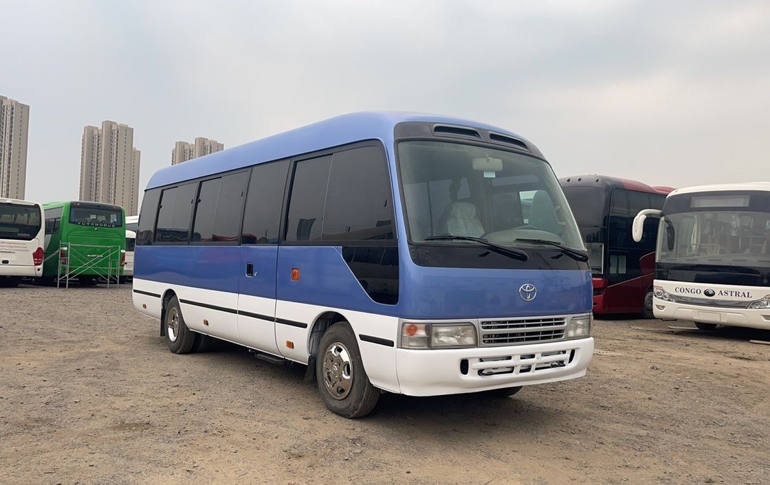 Minibus Toyota Coaster de luxe de 21 places avec moteur de 4 L, pneus 255/70R 22.5-16
