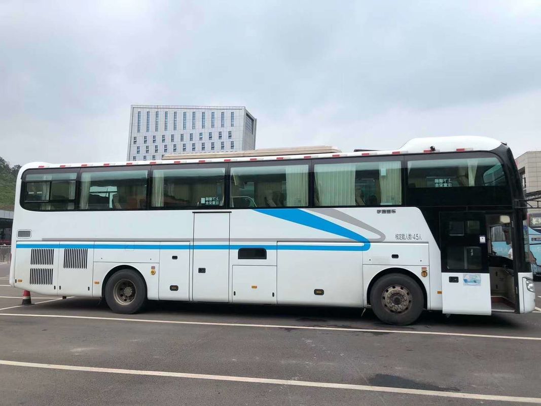 Autobus d'occasion Autobus 35-65 sièges Capacité du moteur du bus personnalisé 8L Exigence du client