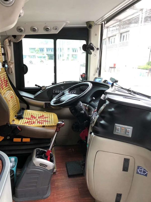 Autobus d'occasion Autobus 35-65 sièges Capacité du moteur du bus personnalisé 8L Exigence du client