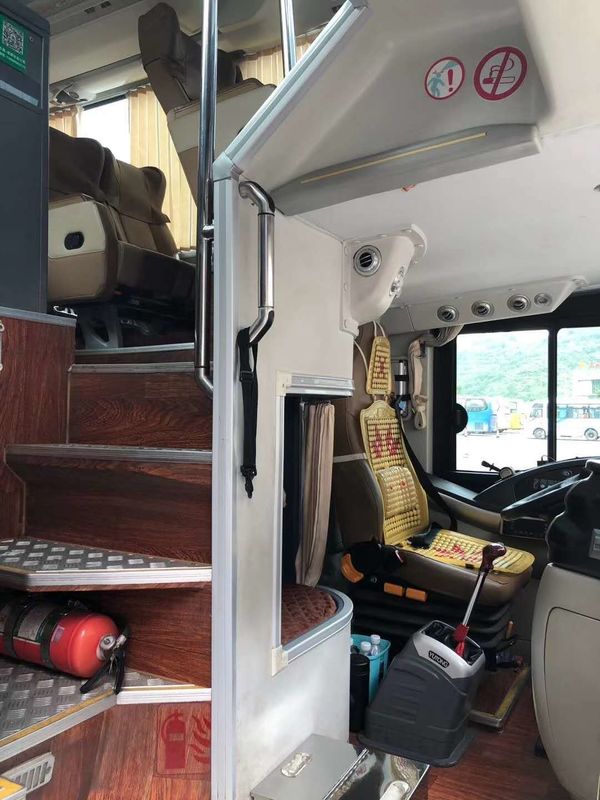 Autobus d'occasion Autobus 35-65 sièges Capacité du moteur du bus personnalisé 8L Exigence du client