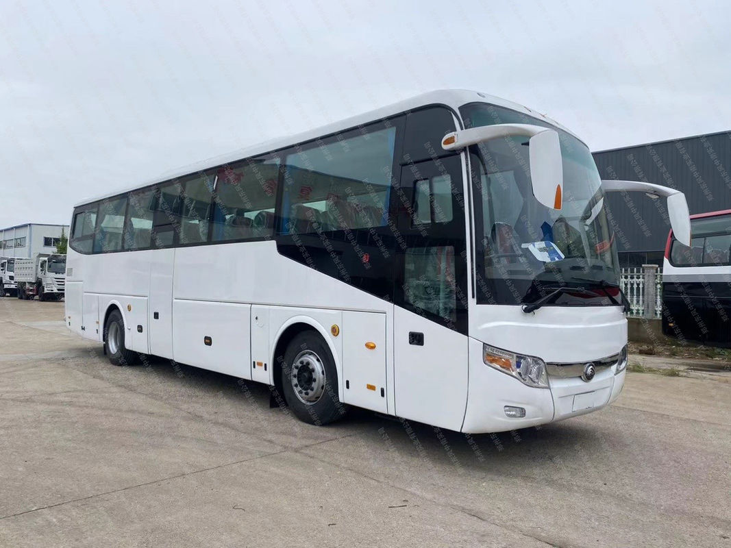 Autobus LHD de 65 places en bon état Carburant diesel Blanc utilisé Autobus à prix abordable
